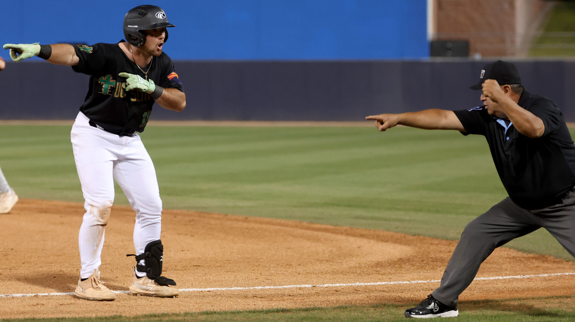 Saguaros vs Pecos Bills
